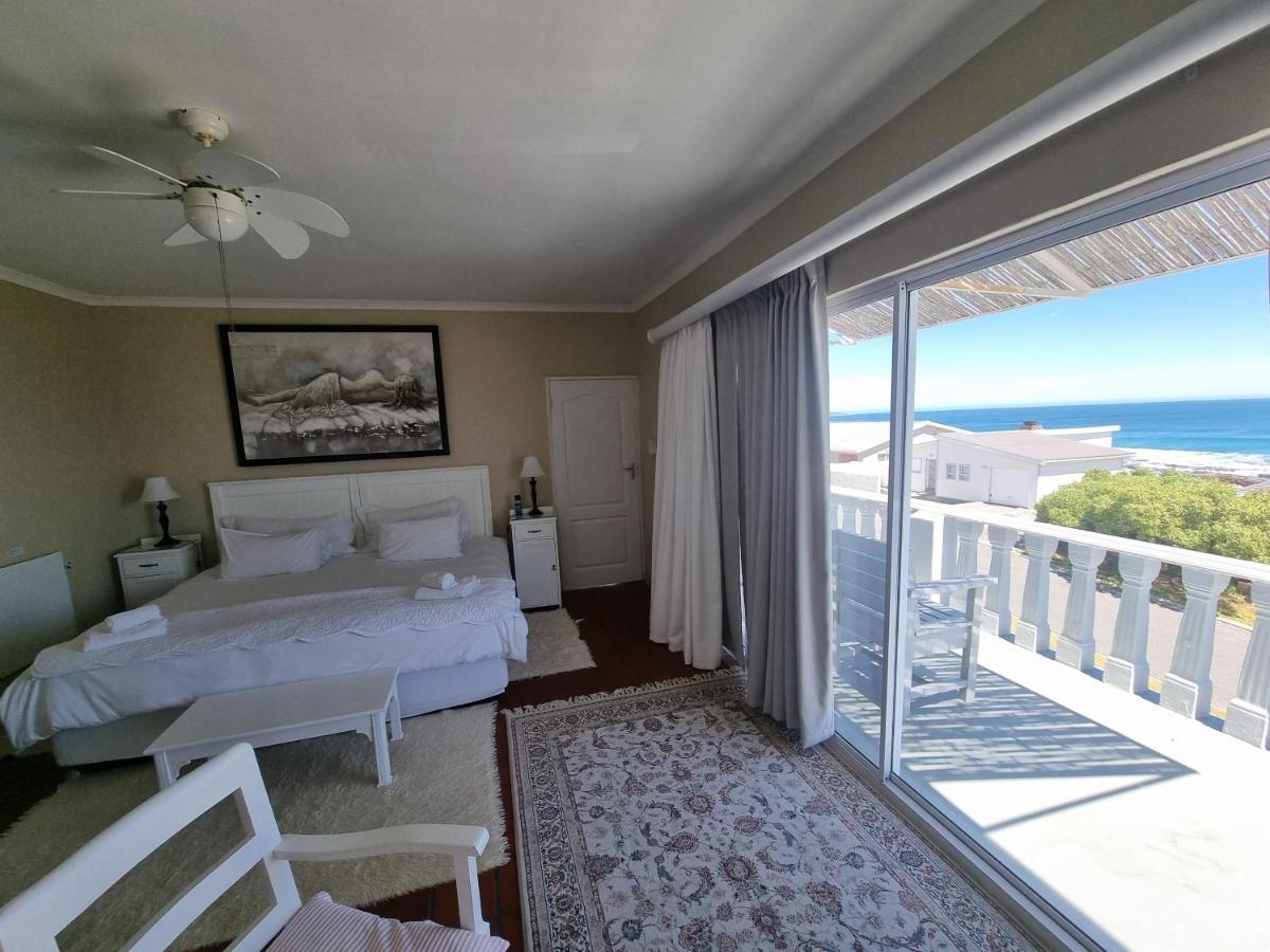 The Bay Lodge Gansbaai Exterior foto