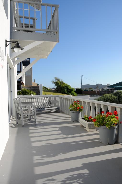 The Bay Lodge Gansbaai Exterior foto